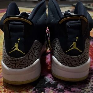 Air Jordan Son of Mars Sz 12 gently used